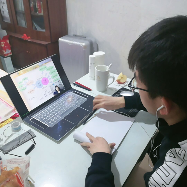 学生2.png