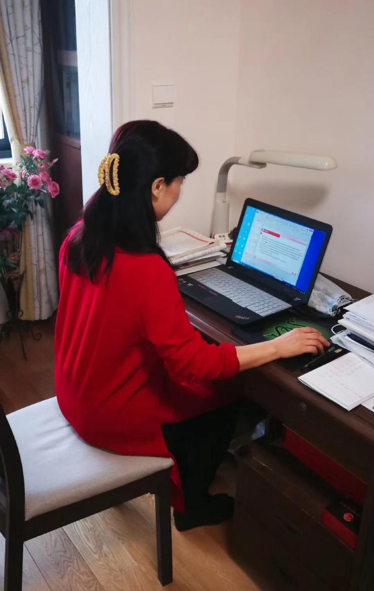 外国语学院蔡高红老师在线讲授《大学英语》.jpg
